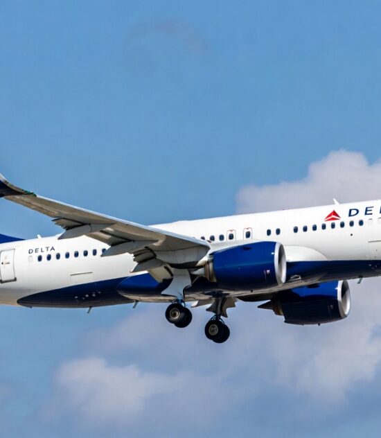 Delta Air Lines Reports Strong Q4 Earnings, Sees Growth in 2026