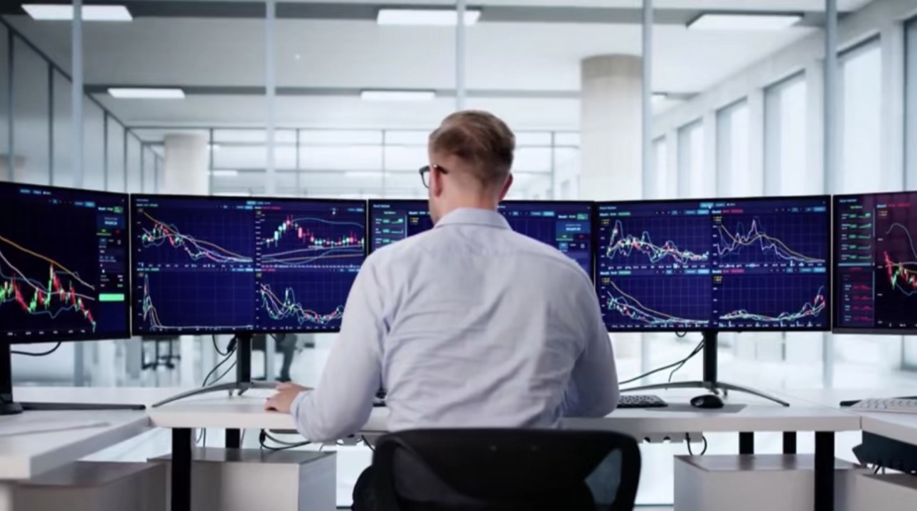 "Beginner-friendly analysis of AI and tech stocks with long-term millionaire growth potential"